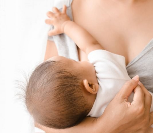 Anne sütü alan bebekte lösemi riski yüzde 20 azalıyor