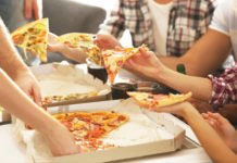 Türkler Karışık Pizza’dan Vazgeçemiyor