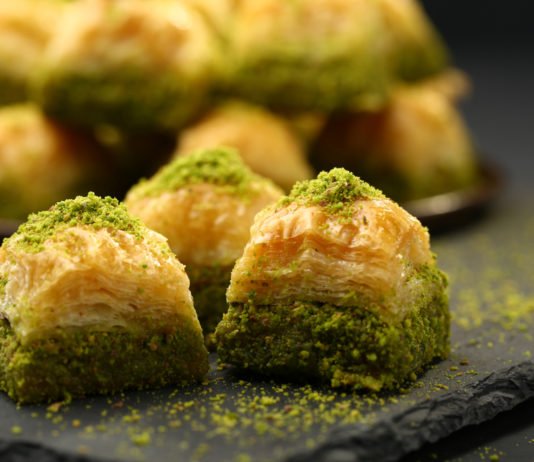 Bayramda Mideye Zarar Veren 10 Önemli Hata! baklava