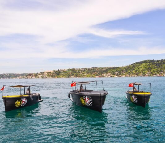 Deniz Üstünde 12 Bin Litre Kahve Ve 10 Ton Dondurma Satmayı Hedefliyor! Deniz üstünde 12 bin litre kahve ve 10 ton dondurma