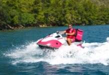 Yemeksepeti, Marmaris Koylarında Jet Ski ile Teslimata Başladı! Yemeksepeti, Marmaris Koylarında Jet Ski ile Teslimata Başladı!