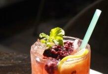 ‘İtalya’nın Efsane Kokteyllerinden İlham Alarak Kendi İmza Kokteyllerimizi Yarattık.’’ ‘İtalya’nın Efsane kokteyllerinden ilham alarak kendi imza kokteyllerimizi yarattık.