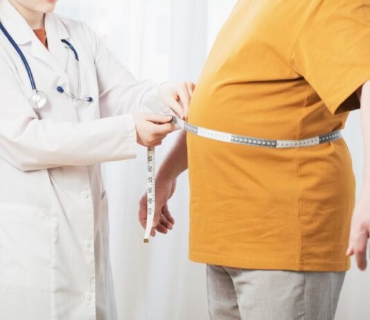 Obezitenin Yetişkinlerde ve Çocuklarda Görülme Sıklığı Hızla Artıyor Obezitenin Yetişkinlerde ve Çocuklarda Görülme Sıklığı Hızla Artıyor
